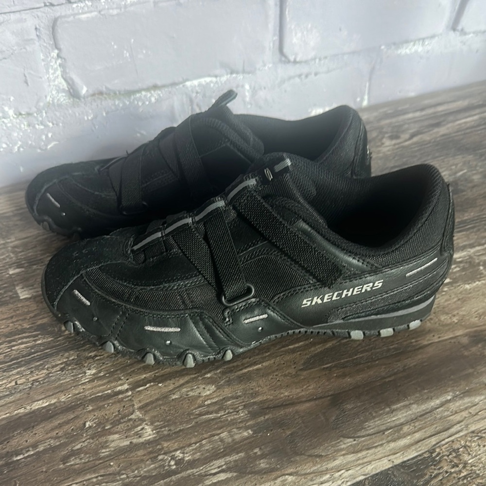 NEW Skechers Black Casual Sneakers size 7